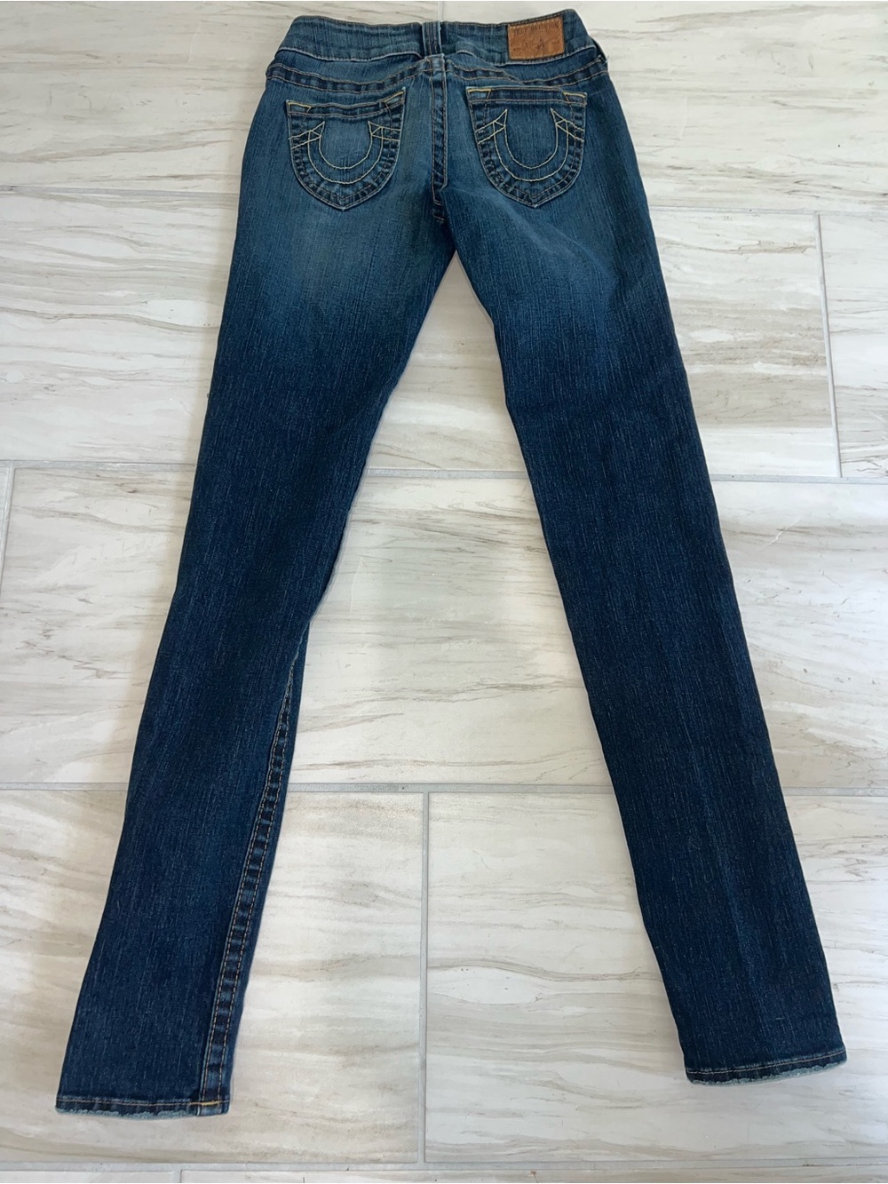 True Religion Women's Straight Leg Jeans in Dark Blue Wash size 27